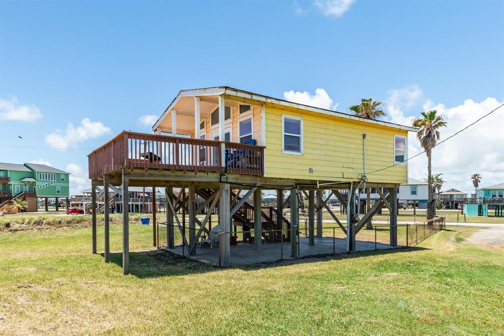 819 Sea Shell Drive, Surfside Beach, Texas image 2