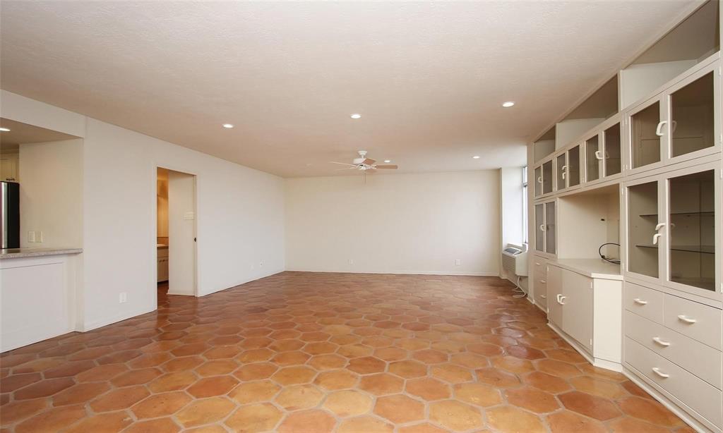 7510 Hornwood Drive #1305, Houston, Texas image 6