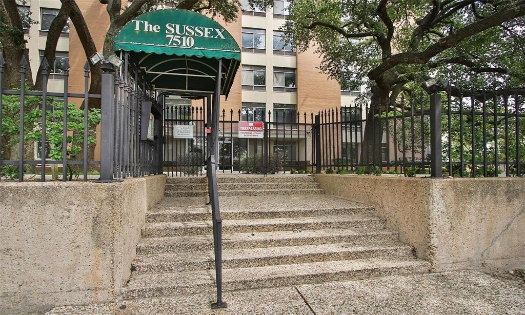 7510 Hornwood Drive #1305, Houston, Texas image 2