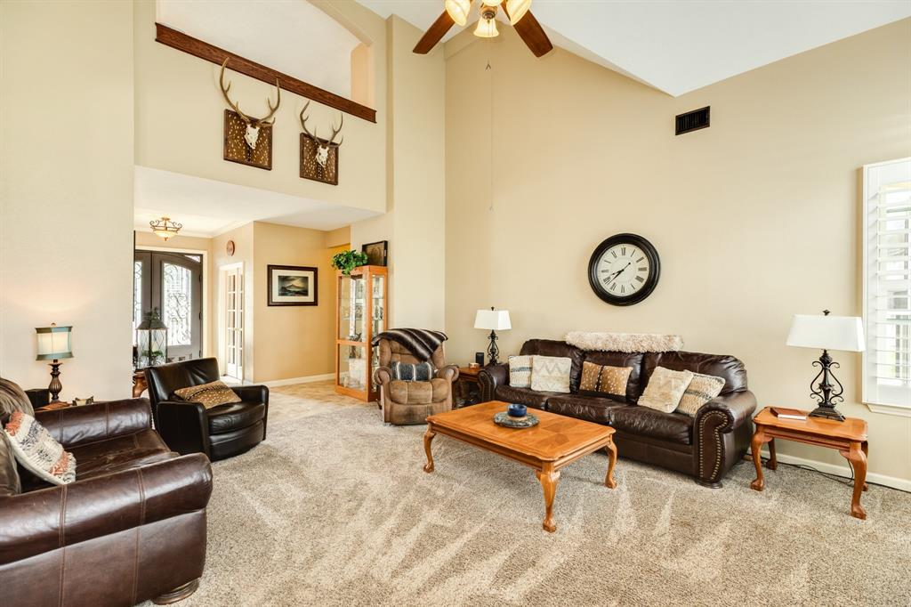 59 Sunrose Court, Lake Jackson, Texas image 5