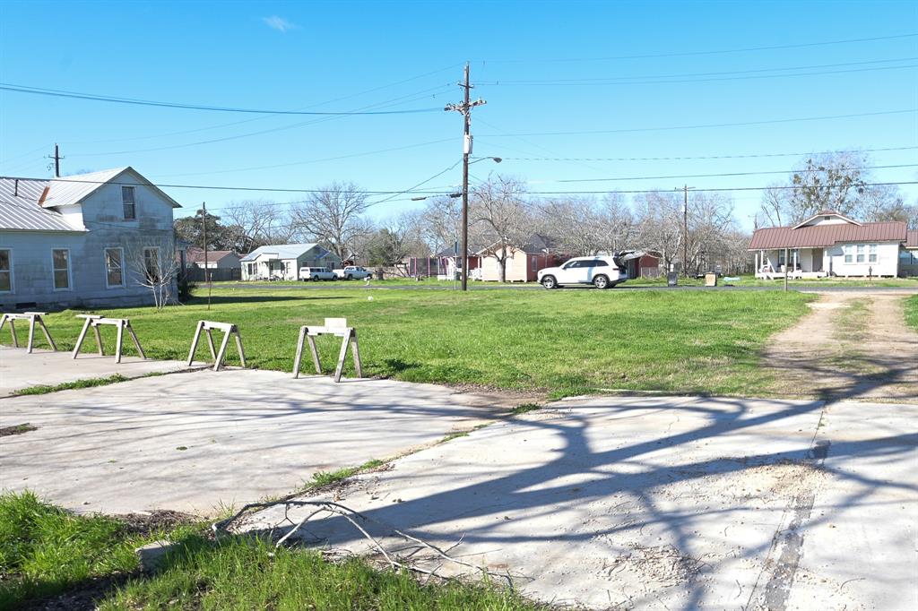 507 South Saint Andrews Street, Weimar, Texas image 9