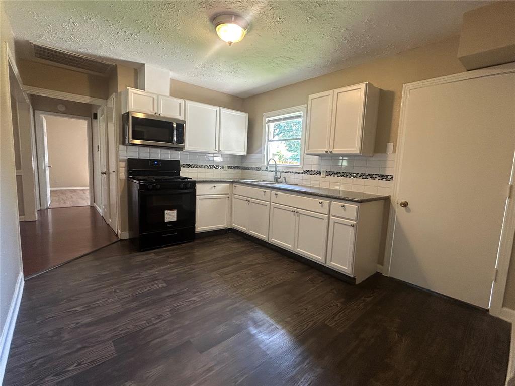 2106 Huntington Drive