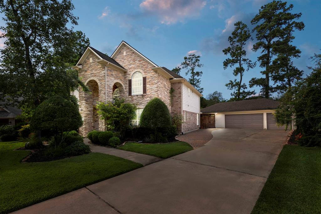 22 Regan Court, The Woodlands, Texas image 2