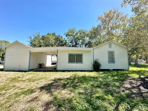 Single Family Residence in Pasadena TX 2418 Dedman Street.jpg