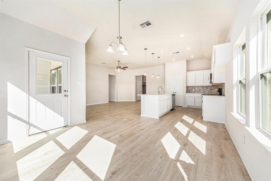 12924 Foster Circle Cir, Willis, Texas image 4