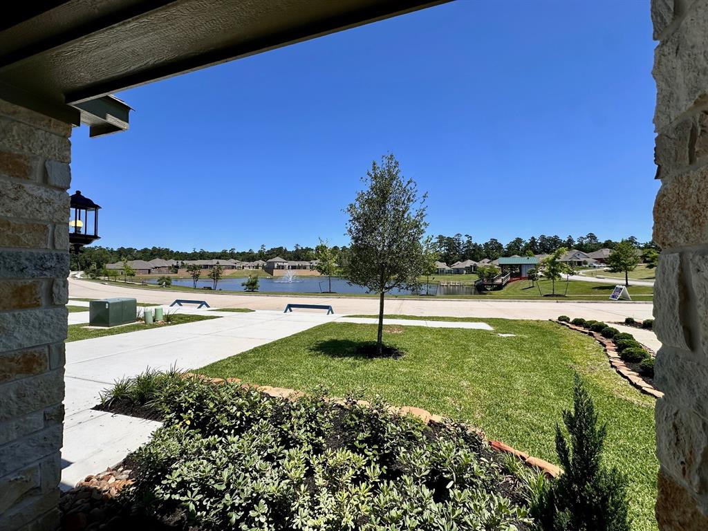 6115 White Spruce Drive, Conroe, Texas image 3
