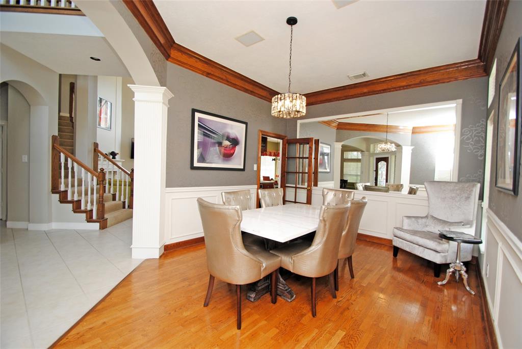 2731 Lakeside Village Drive