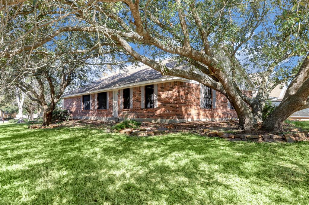 7098 Shadow Lake Drive