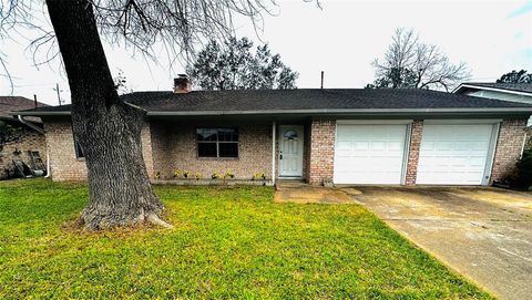 Single Family Residence in Deer Park TX 1014 Marshall Street.jpg