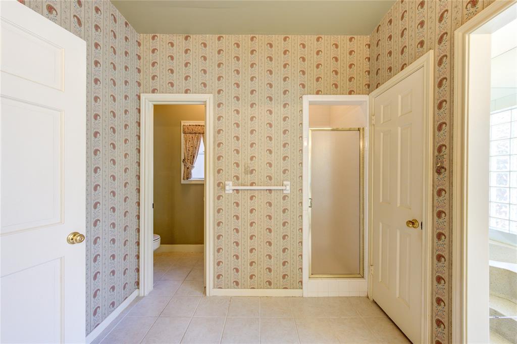 1411 W Brooklake Drive, Houston, Texas image 33