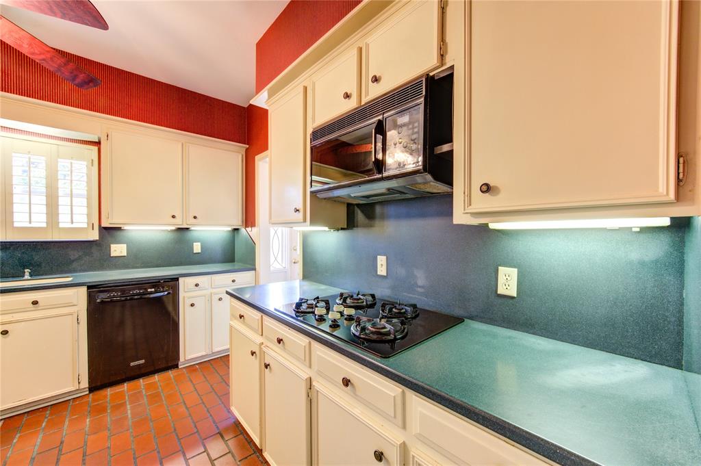 1411 W Brooklake Drive, Houston, Texas image 24