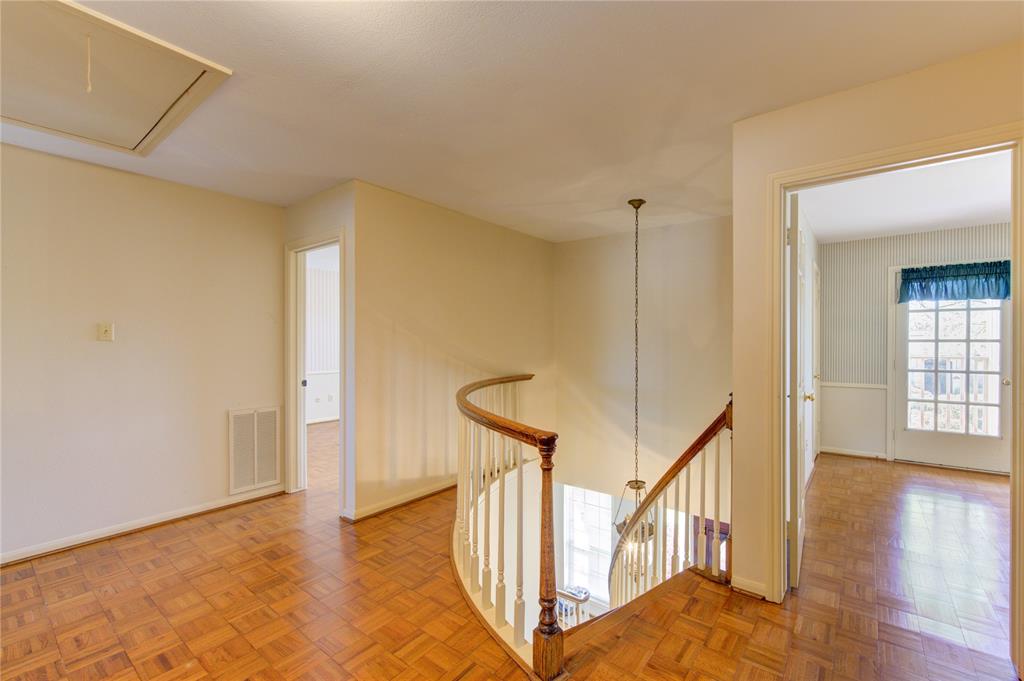 1411 W Brooklake Drive, Houston, Texas image 34