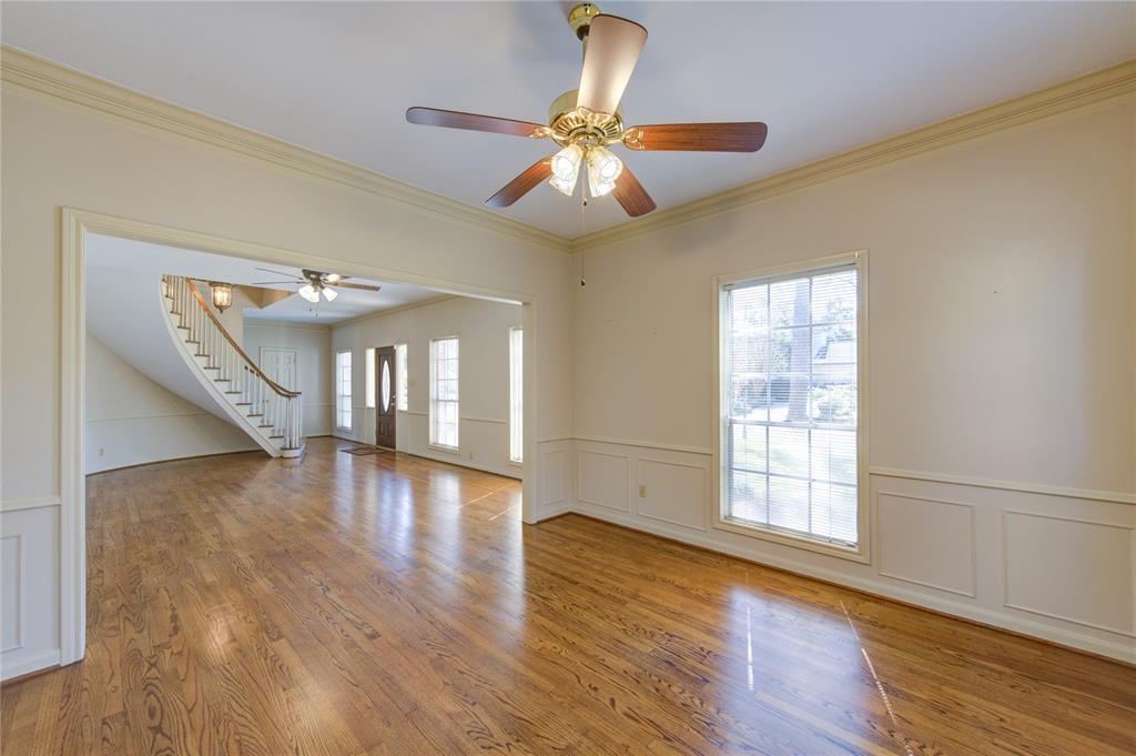1411 W Brooklake Drive, Houston, Texas image 9