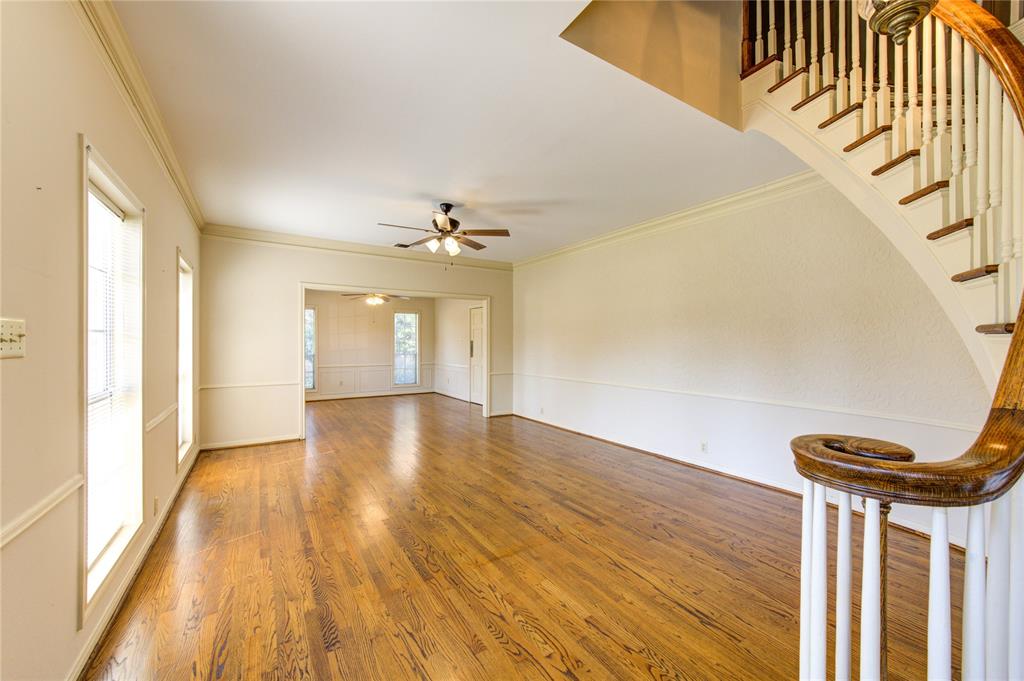 1411 W Brooklake Drive, Houston, Texas image 5