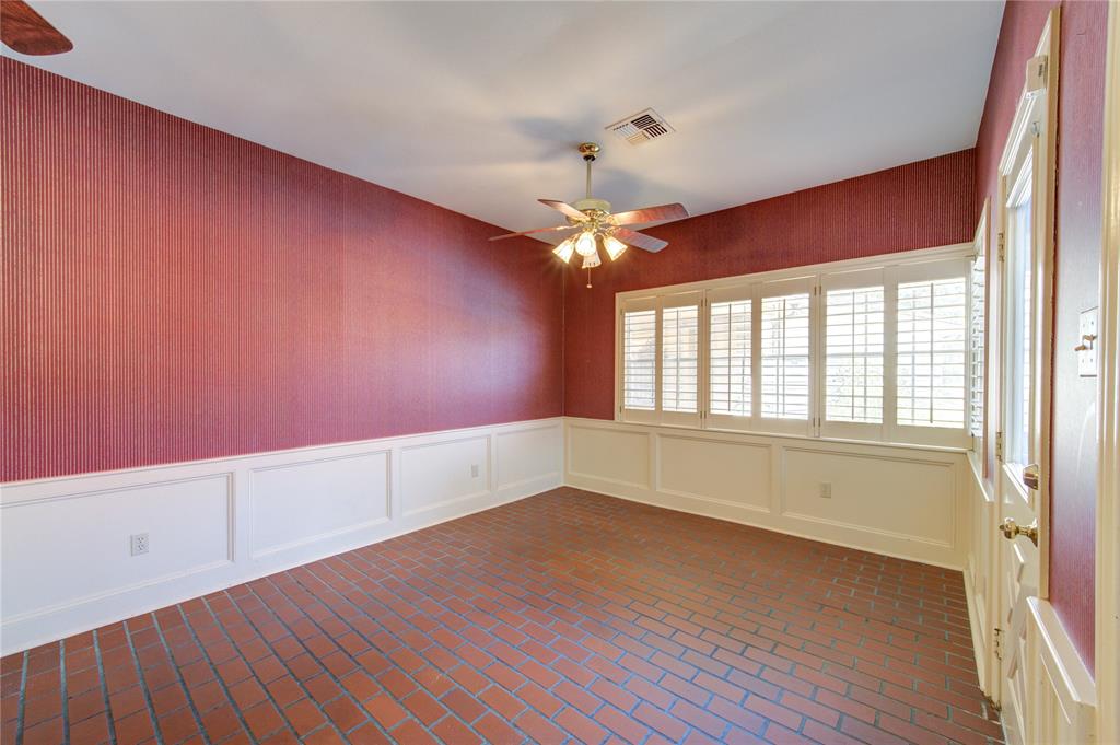 1411 W Brooklake Drive, Houston, Texas image 22