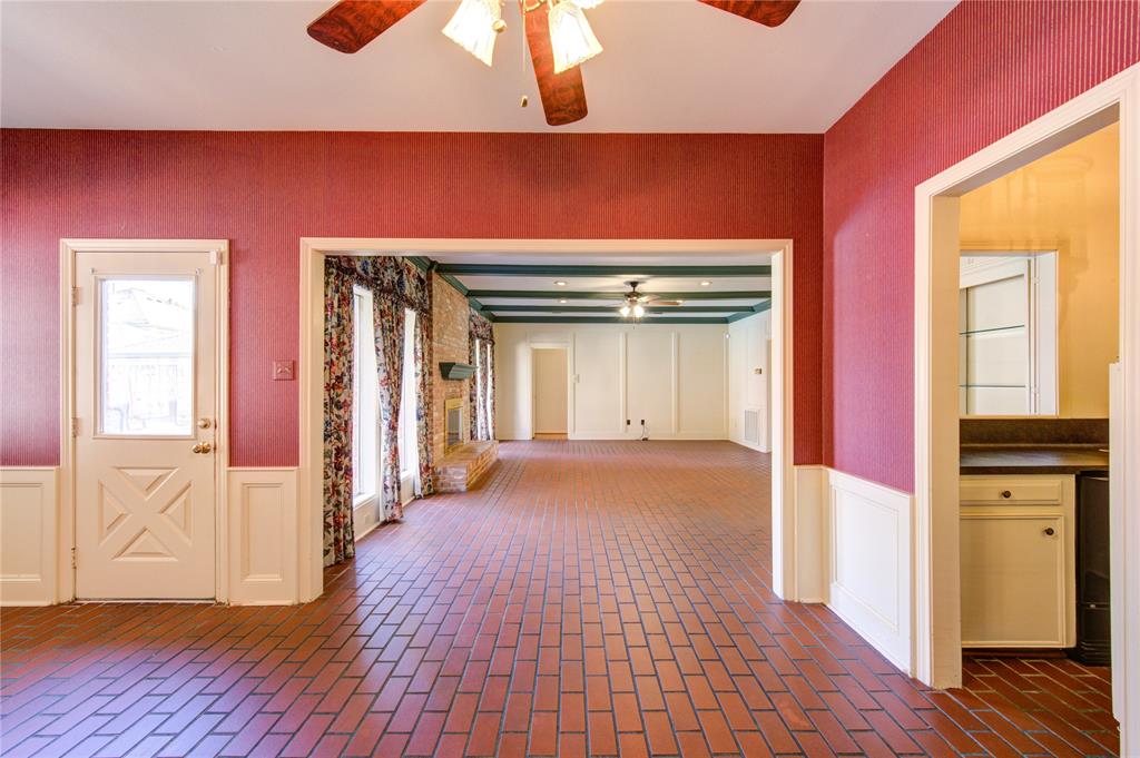 1411 W Brooklake Drive, Houston, Texas image 21
