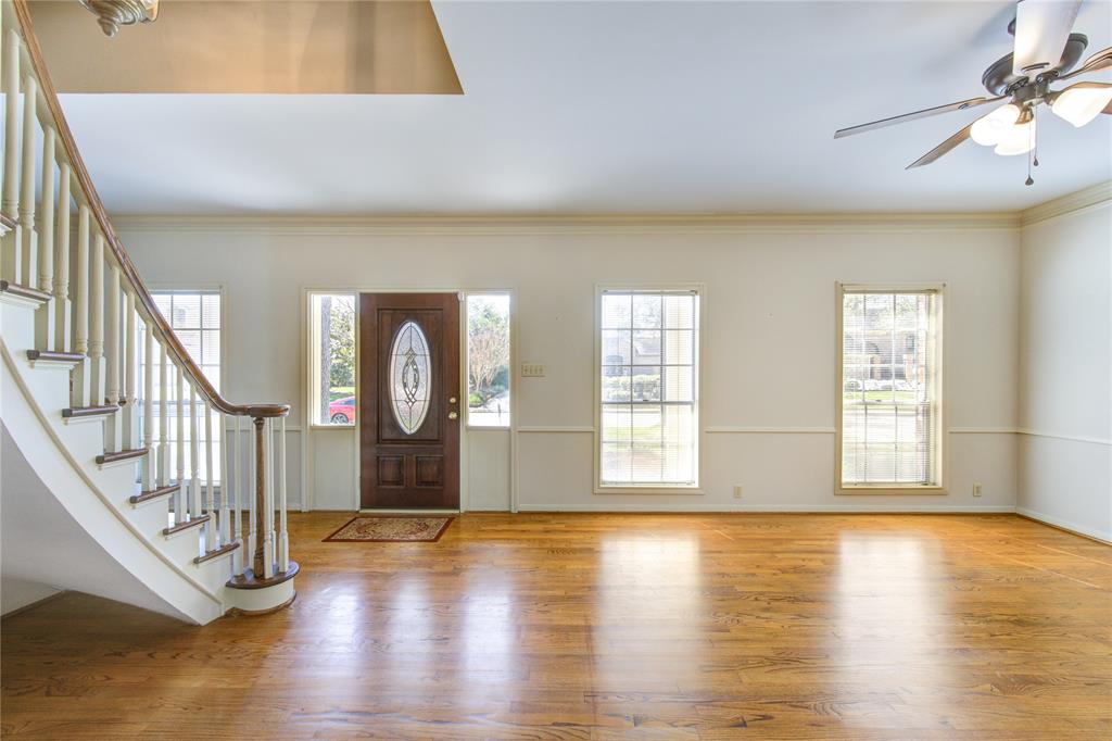 1411 W Brooklake Drive, Houston, Texas image 11