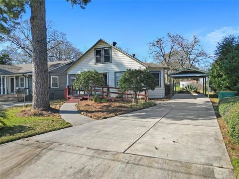 Photo of 1004 Mccall Avenue, Conroe, TX 77301 (MLS # 87661075)