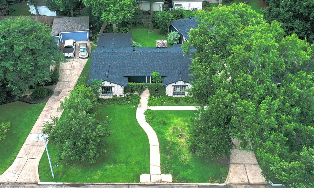 811 Devonport Lane, Seabrook, Texas image 2