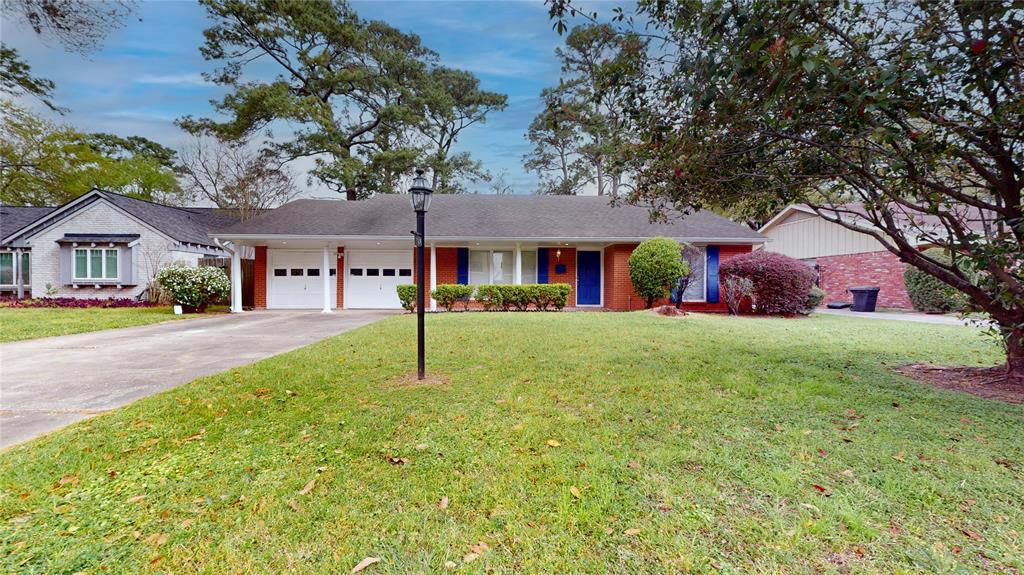 10214 Brooktree Drive, Houston, Texas image 1