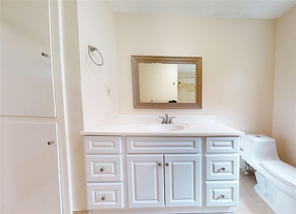 10214 Brooktree Drive, Houston, Texas image 20