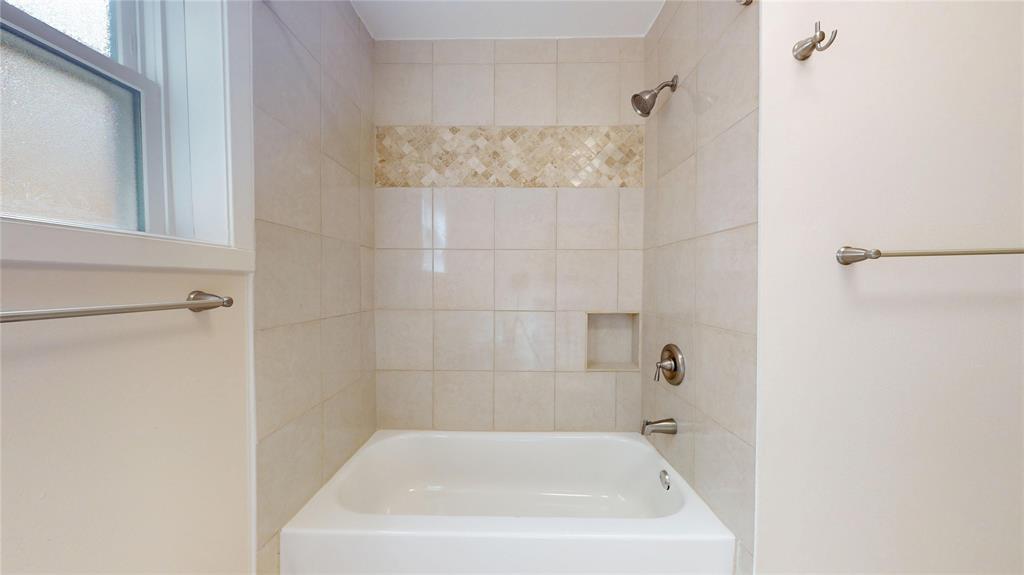 10214 Brooktree Drive, Houston, Texas image 19