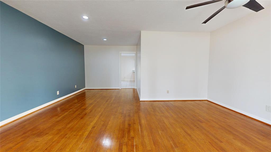10214 Brooktree Drive, Houston, Texas image 3