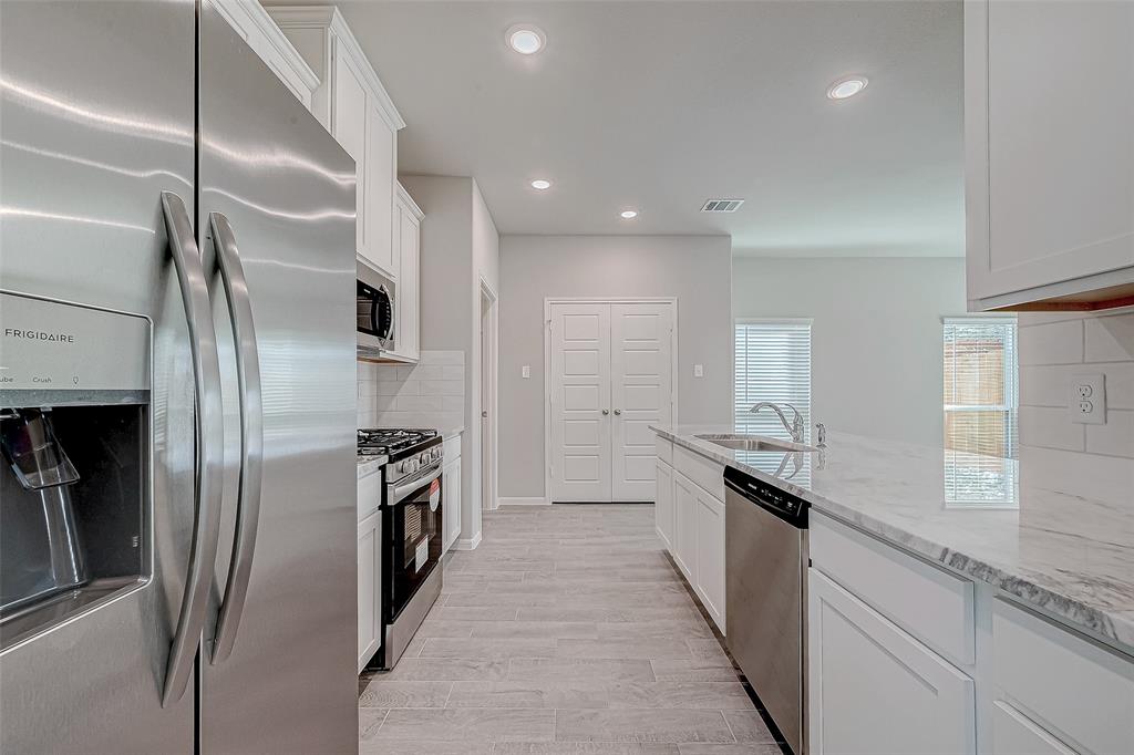 761 Marion Price Drive, Dayton, Texas image 11