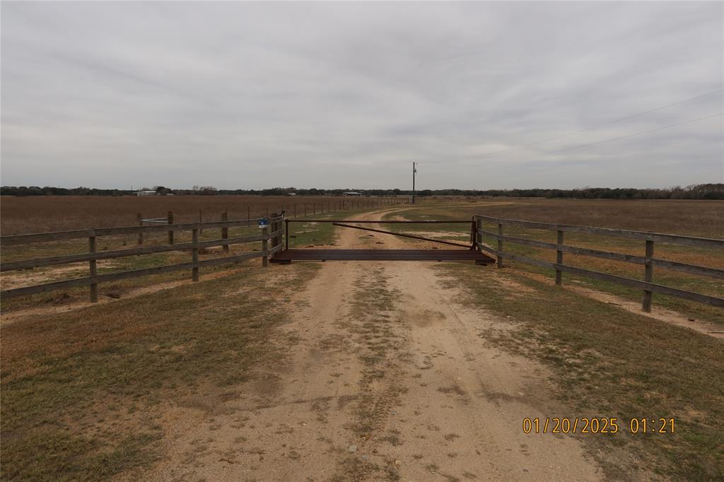 1576 County Road 121 Rd, Garwood, Texas image 1