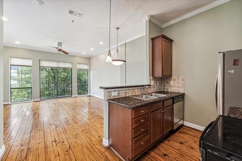 Townhouse in Houston TX 118 Mcgowen Street 8.jpg