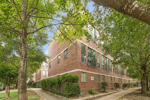 Townhouse in Houston TX 118 Mcgowen Street 17.jpg