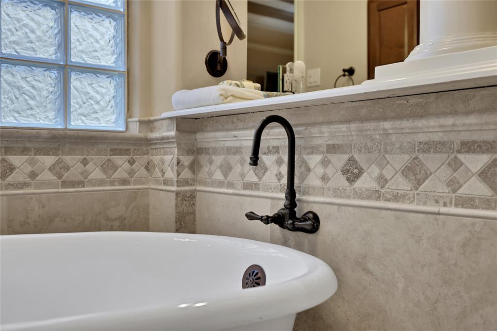 2814 S Cotswold Manor Drive, Kingwood, Texas image 23