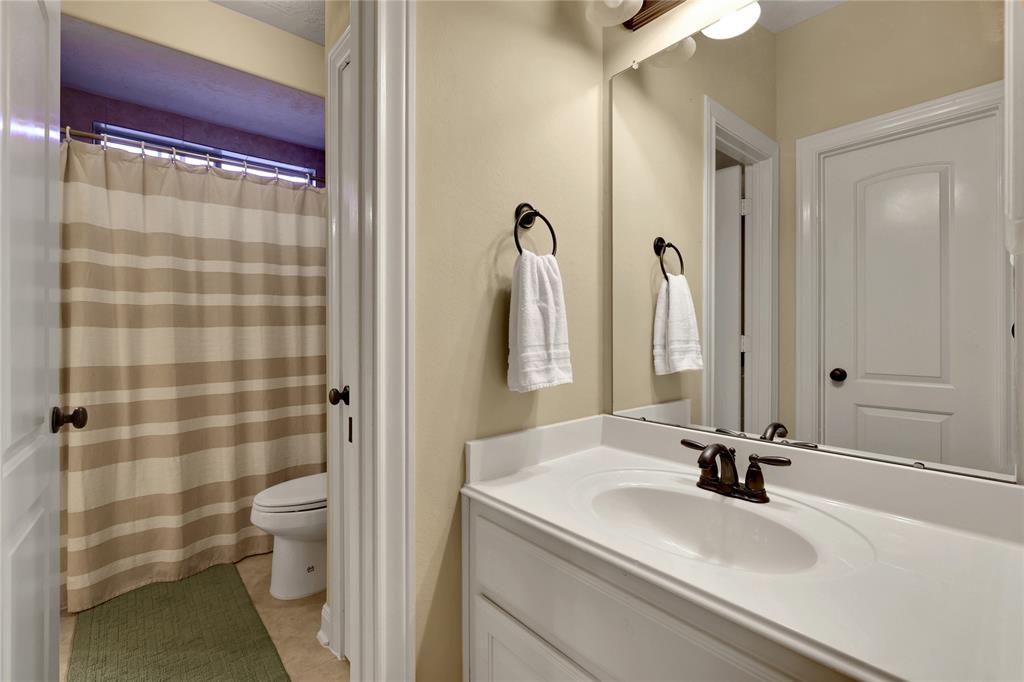 2814 S Cotswold Manor Drive, Kingwood, Texas image 35
