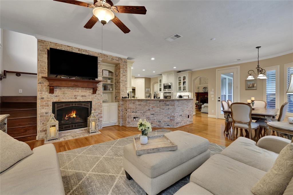2814 S Cotswold Manor Drive, Kingwood, Texas image 7