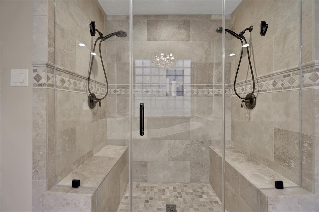 2814 S Cotswold Manor Drive, Kingwood, Texas image 24
