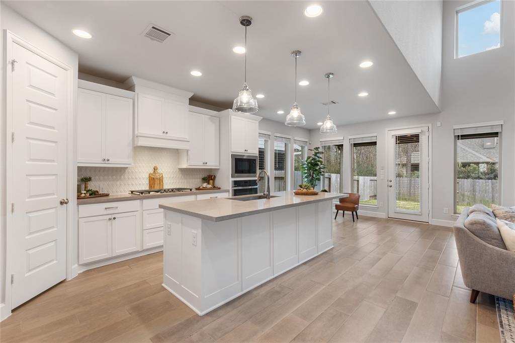 318 Mistletoe Ridge Court, Montgomery, Texas image 10
