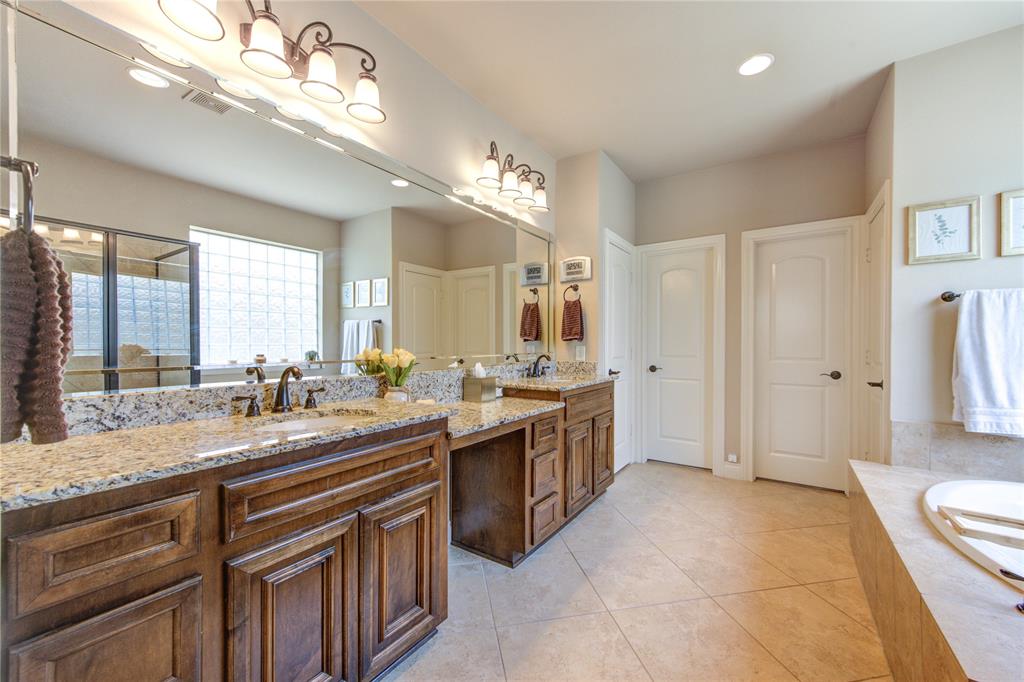 12310 Crest Haven Lane, Cypress, Texas image 12