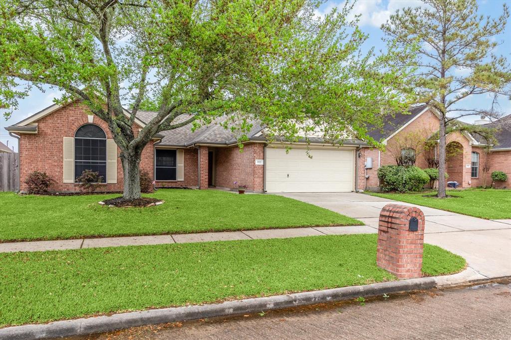 3522 Misty View Lane, Friendswood, Texas image 3