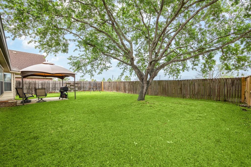 3522 Misty View Lane, Friendswood, Texas image 30