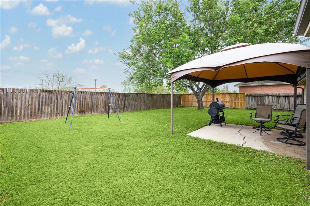 3522 Misty View Lane, Friendswood, Texas image 28