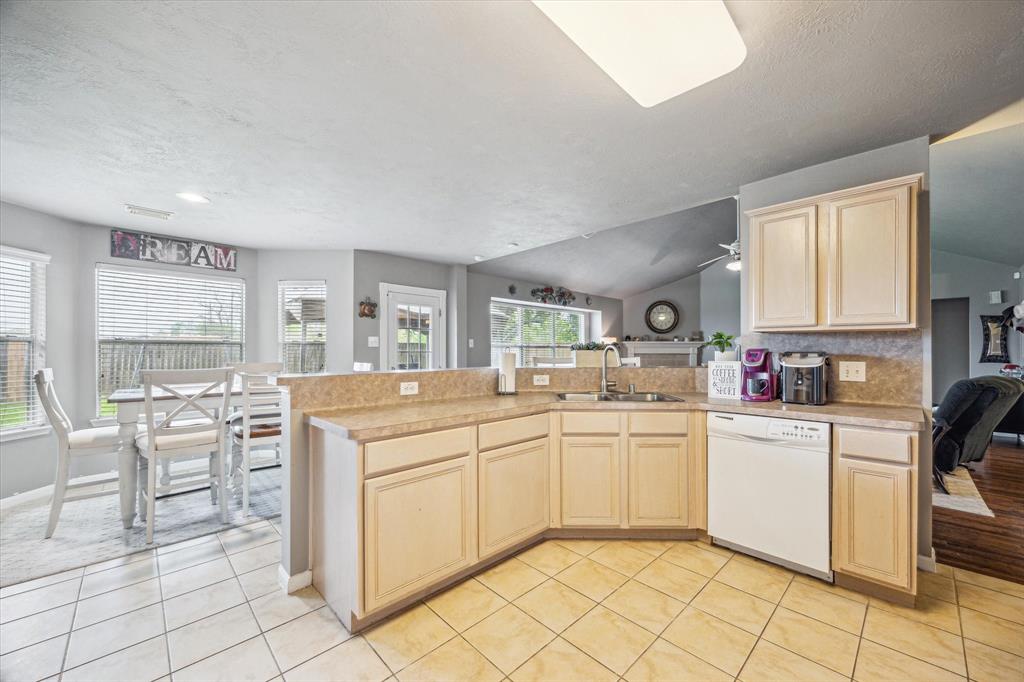 3522 Misty View Lane, Friendswood, Texas image 15