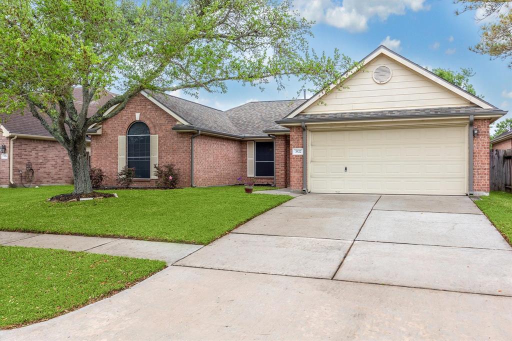 3522 Misty View Lane, Friendswood, Texas image 2