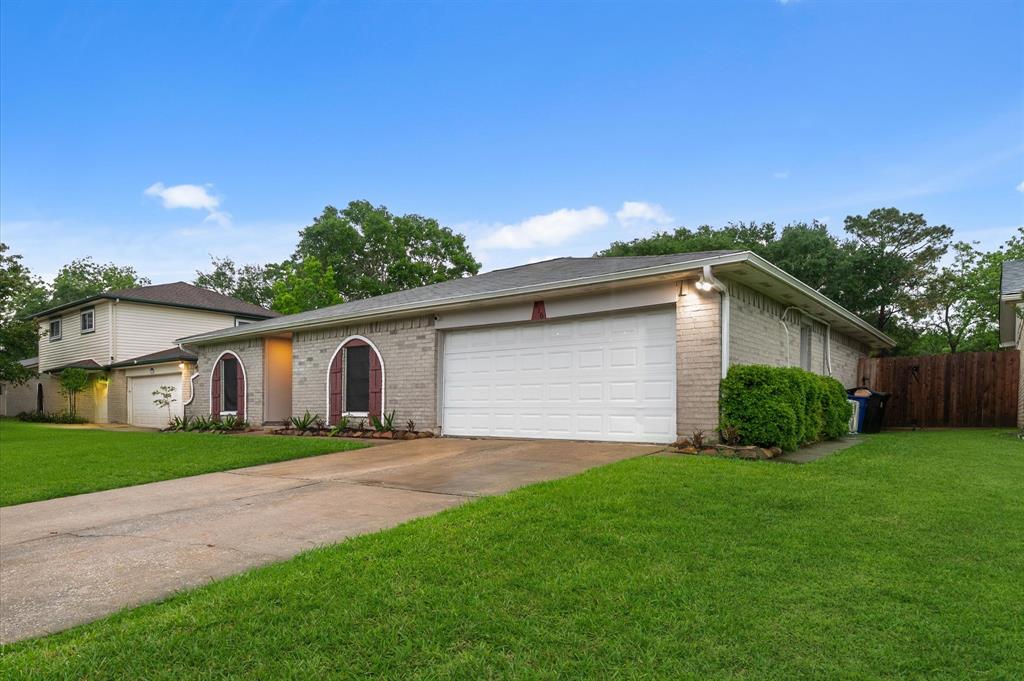 316 Brookdale Dr Drive, League City, Texas image 3