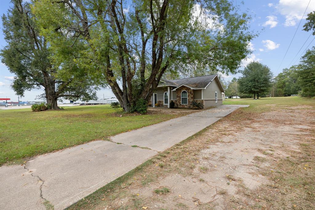 209 Kings Row, Livingston, Texas image 36