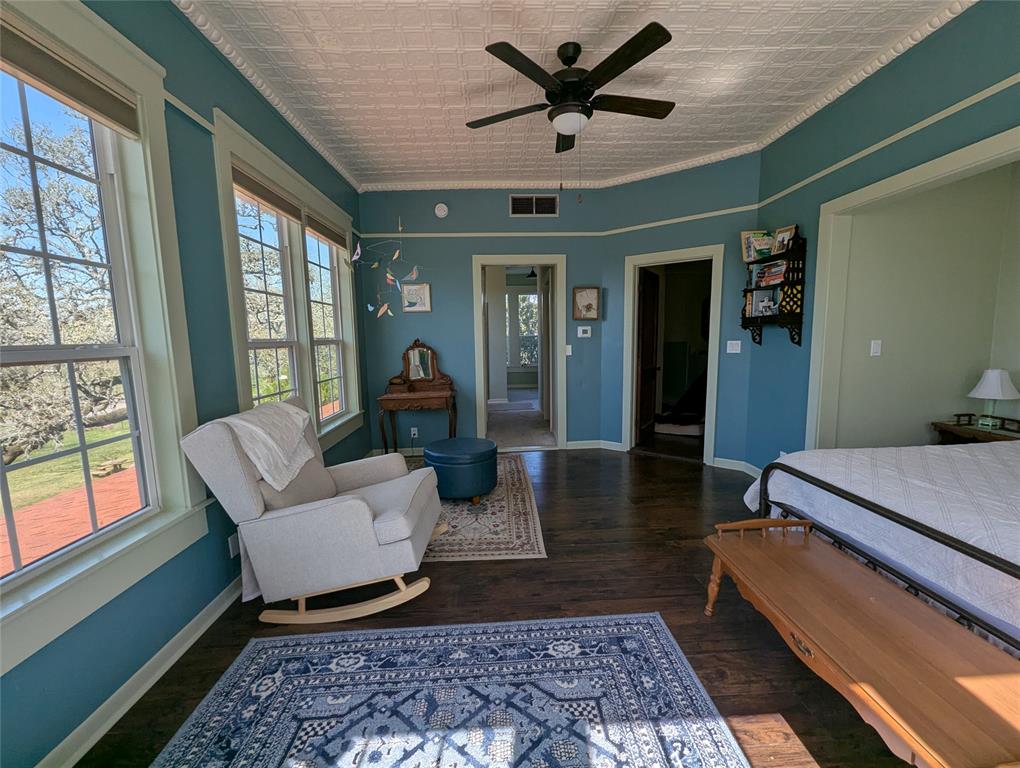 1002 E Gonzales Street, Yoakum, Texas image 43