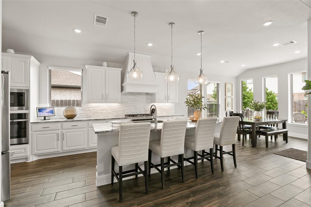 11810 Creekside Shore Cir Cir, Cypress, Texas image 13