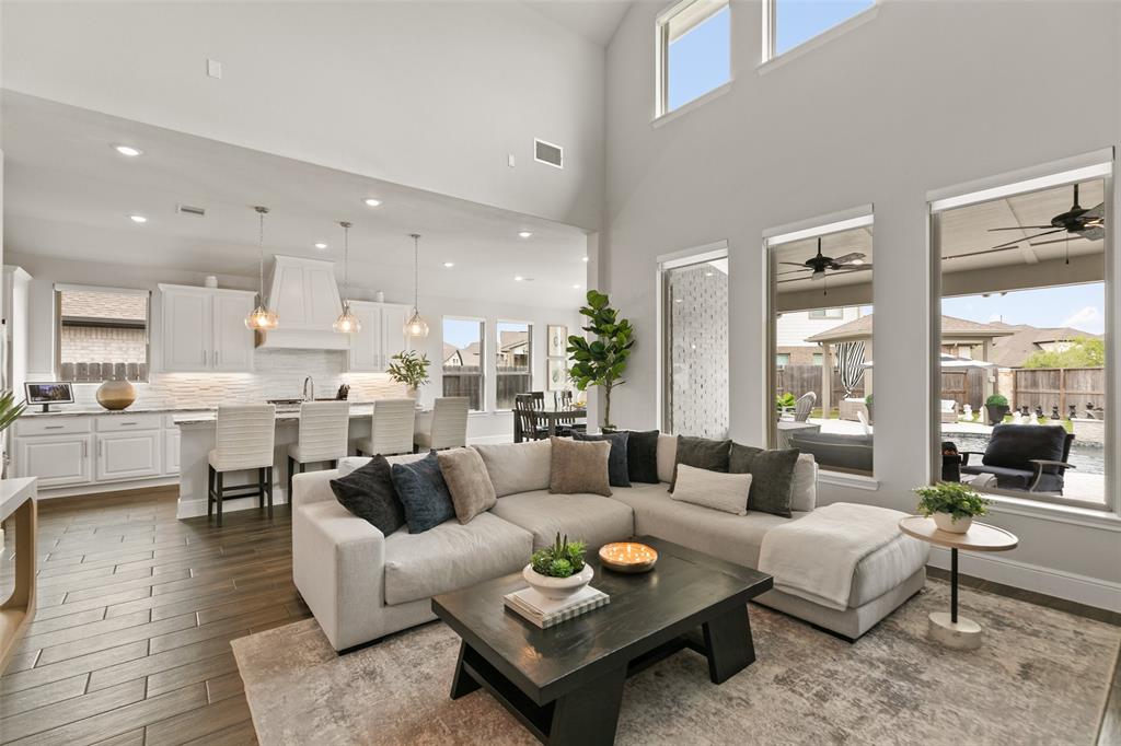 11810 Creekside Shore Cir Cir, Cypress, Texas image 12