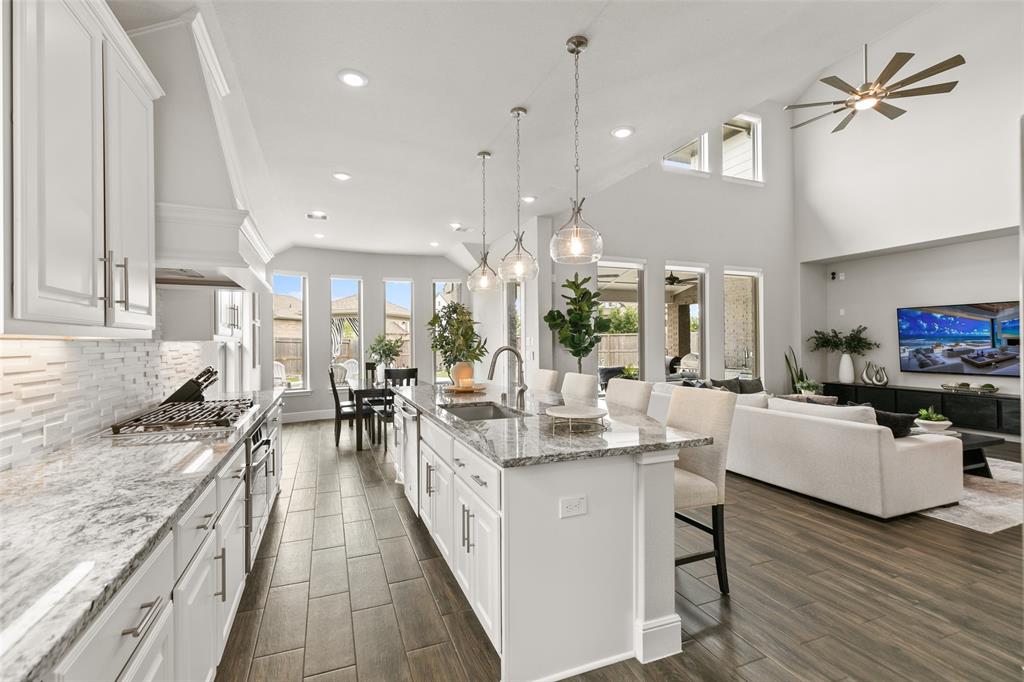 11810 Creekside Shore Cir Cir, Cypress, Texas image 17