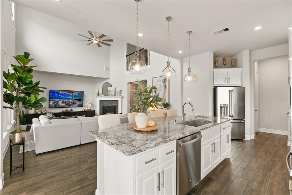 11810 Creekside Shore Cir Cir, Cypress, Texas image 16