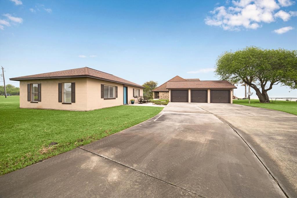 11212 Cedar Gully Road, Beach City, Texas image 27